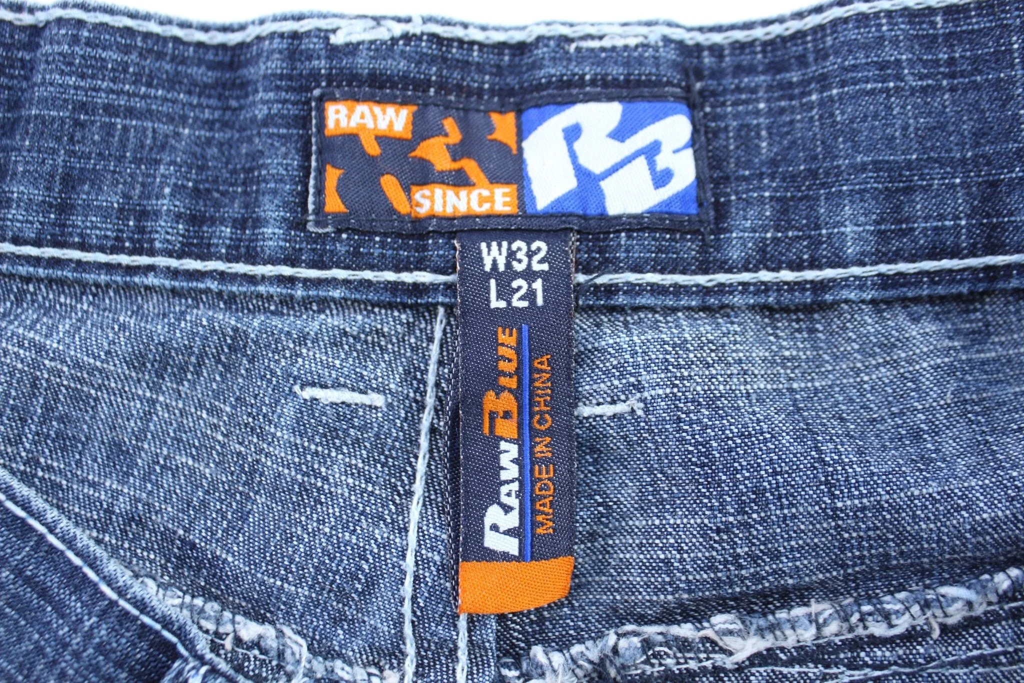 Y2K Raw Blue Capri Denim Pants - Image 4