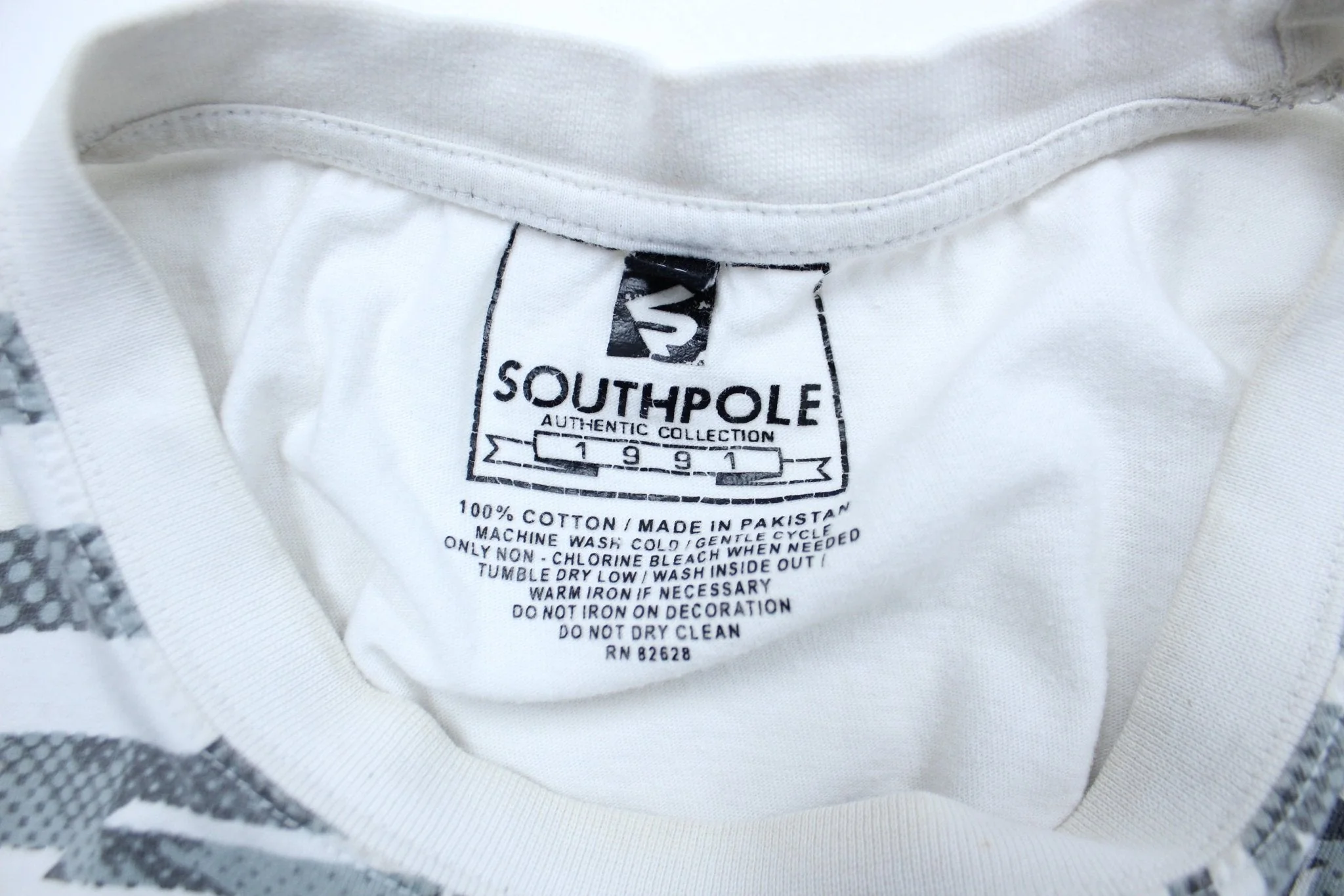 Y2K SouthPole Truth & Liberty Graphic Tank Top - Image 3