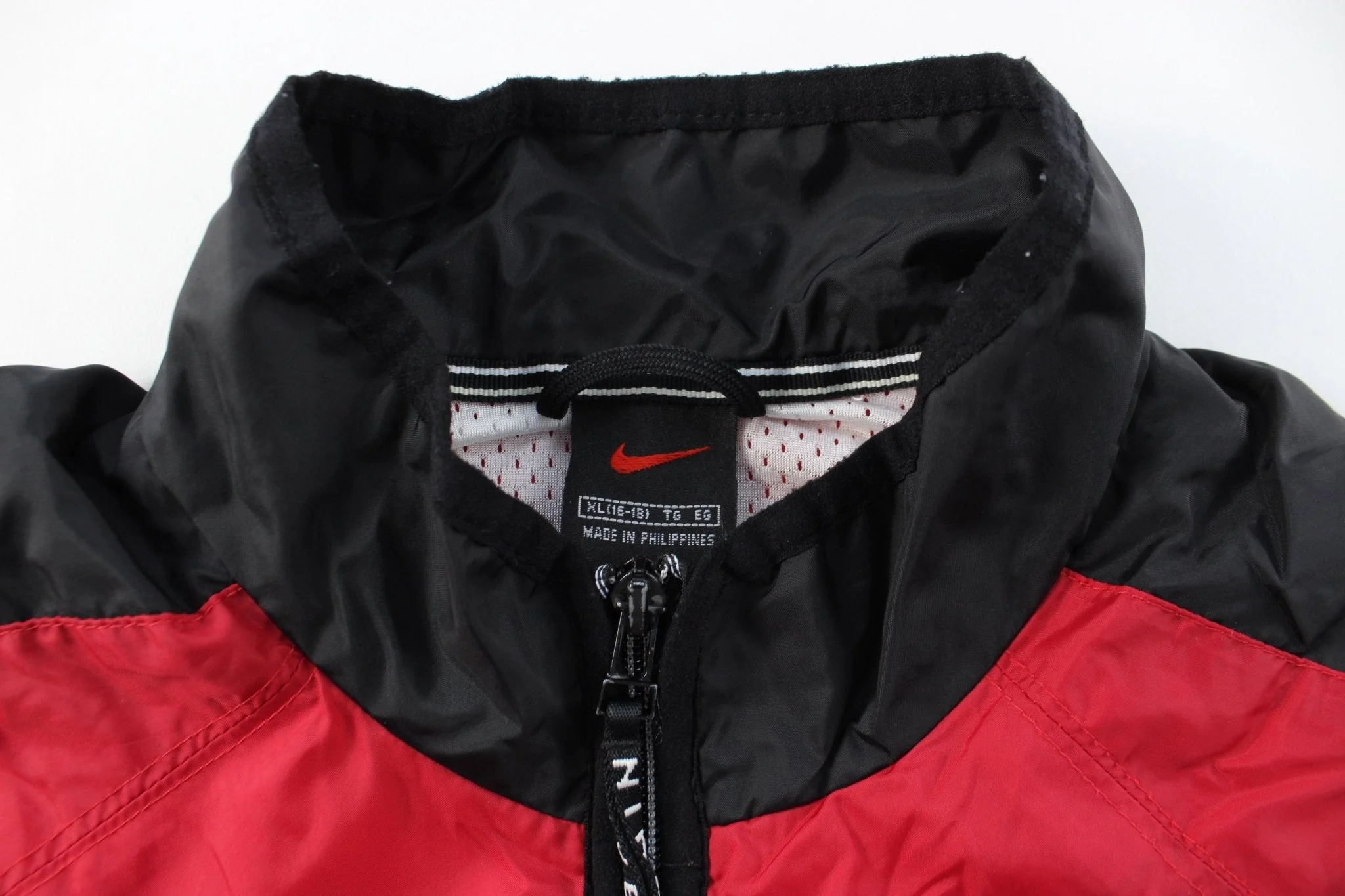Nike Embroidered Logo Black & Red Zip Up Jacket - Image 3