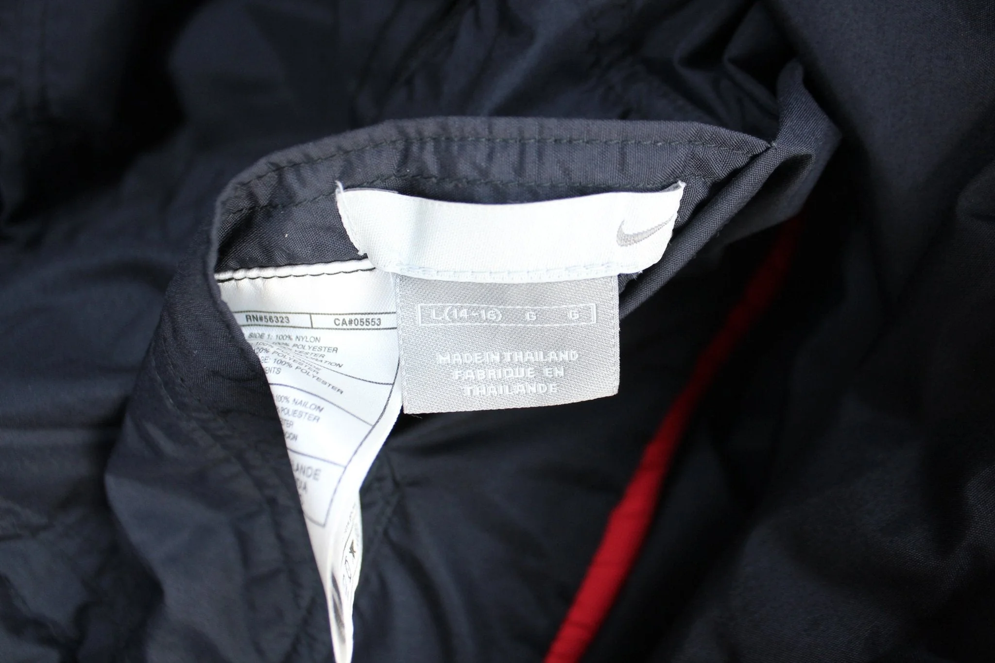 Youth Y2K Nike Embroidered Logo Black & Red Reversible Jacket - Image 5